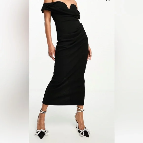 - Dress - Picture 1 of 4